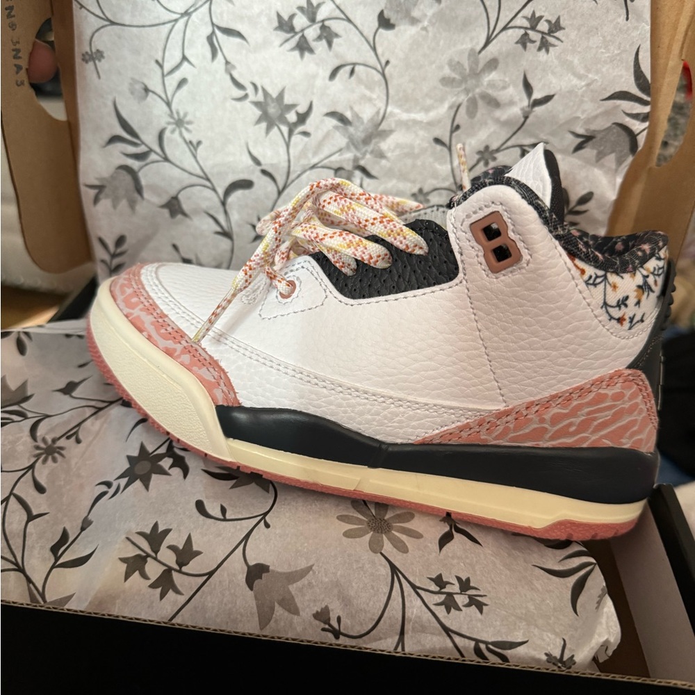 🌸NWT🌸 Jordan 3 Retro (PS) 12c